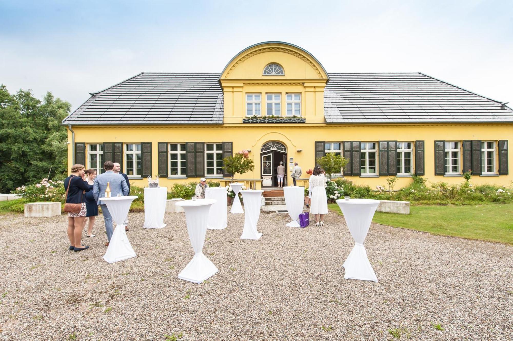 Gutshaus Mit Seeblick - Oekologisch & Nachhaltig Lubow Exterior foto